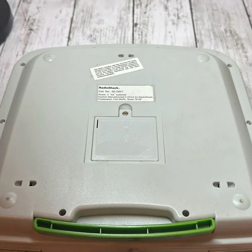 Radio Shack Laptop Cat No. 60-2847 Bilingual 31 Activities Games‎  RARE